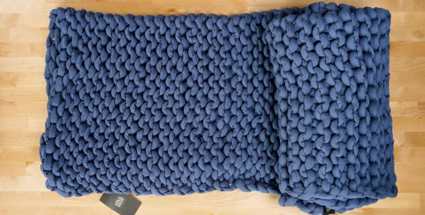 Best Weighted Blankets of 2025 - Most Comfortable - Silk & Snow Hand-Knitted Weighted Blanket
