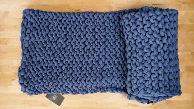 Best Weighted Blankets of 2025 - Most Comfortable - Silk & Snow Hand-Knitted Weighted Blanket